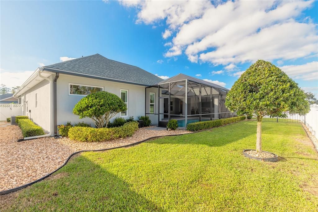 For Sale: $949,000 (3 beds, 3 baths, 2525 Square Feet)