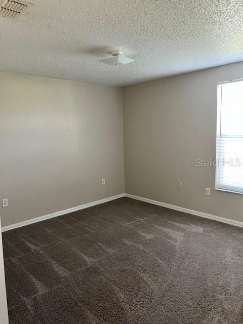 For Rent: $2,000 (4 beds, 2 baths, 1907 Square Feet)