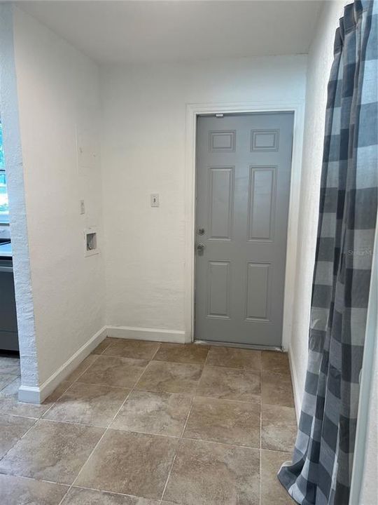 mud room/door outside