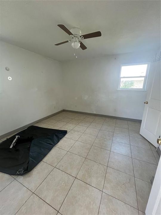 For Rent: $1,200 (1 beds, 1 baths, 400 Square Feet)