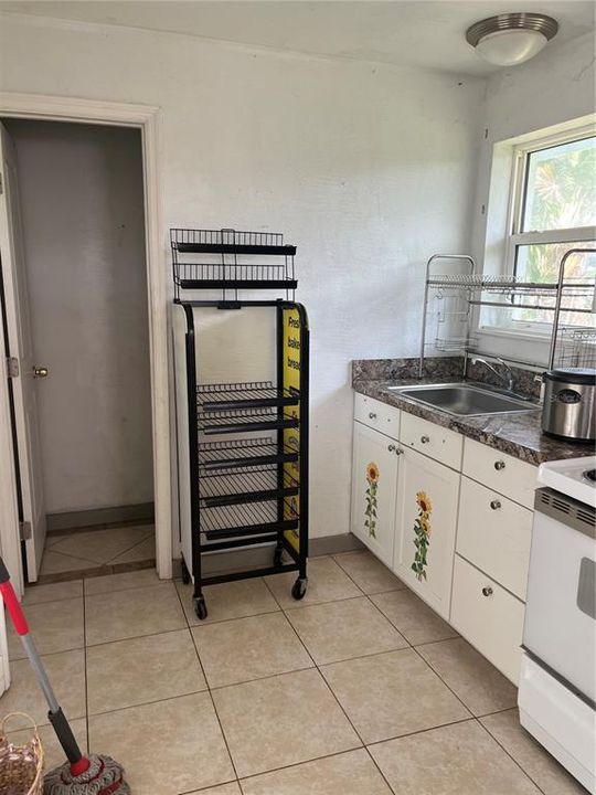 For Rent: $1,200 (1 beds, 1 baths, 400 Square Feet)