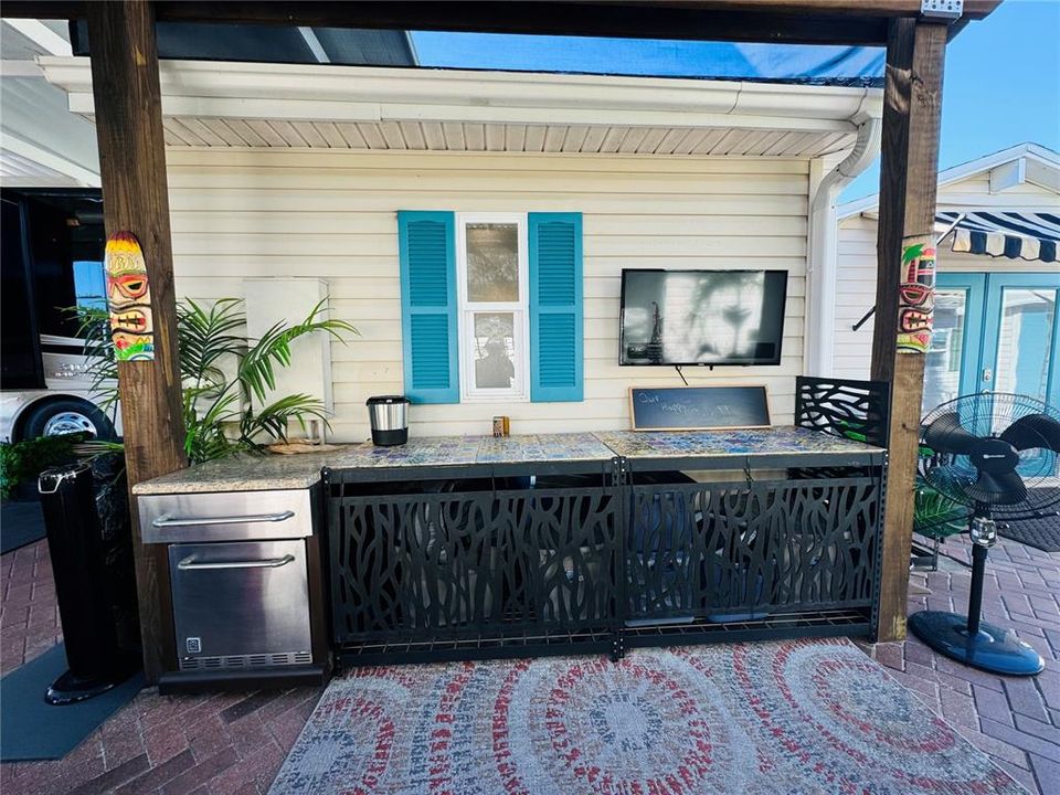 Outdoor Kitchen for entertaining