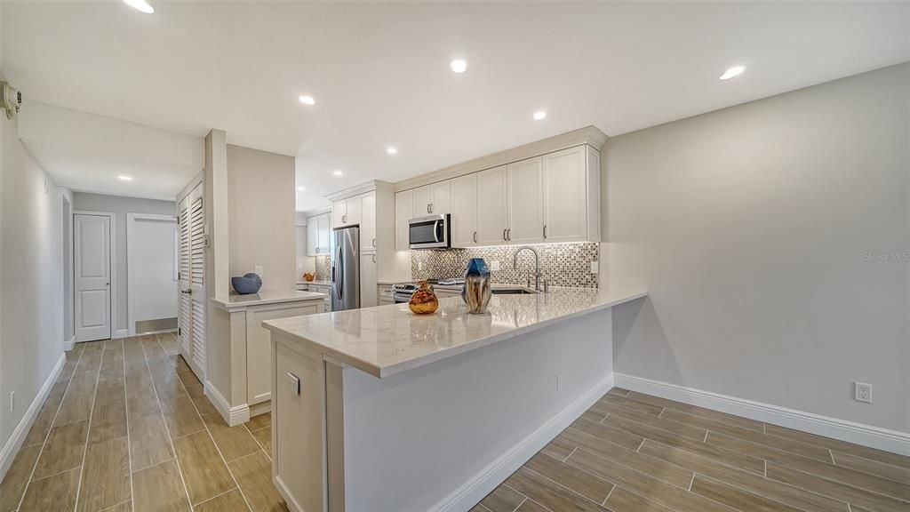 Kitchen with Breakfast Bar