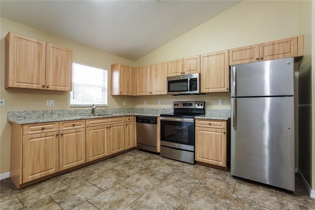 For Rent: $1,775 (4 beds, 2 baths, 1288 Square Feet)