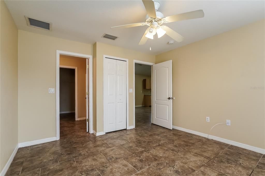 For Rent: $1,775 (4 beds, 2 baths, 1288 Square Feet)