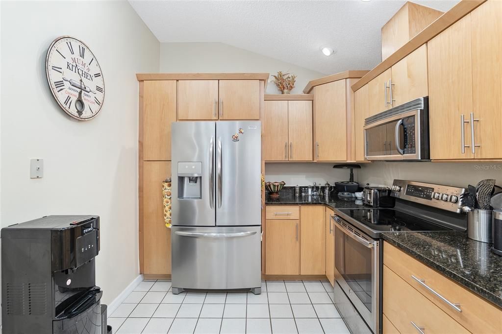 For Sale: $425,000 (2 beds, 2 baths, 1657 Square Feet)