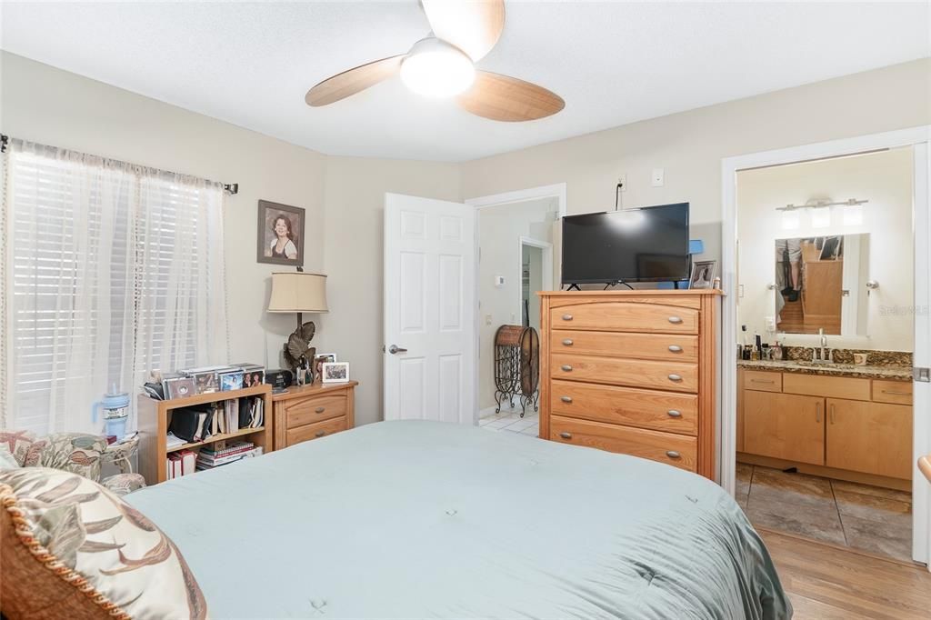 For Sale: $425,000 (2 beds, 2 baths, 1657 Square Feet)