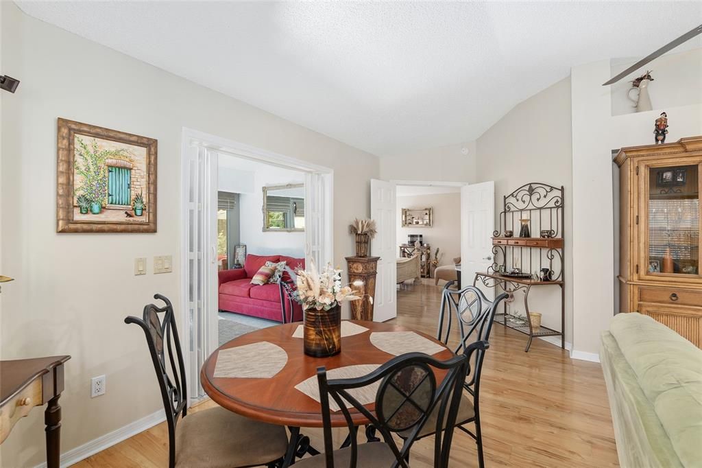 For Sale: $425,000 (2 beds, 2 baths, 1657 Square Feet)