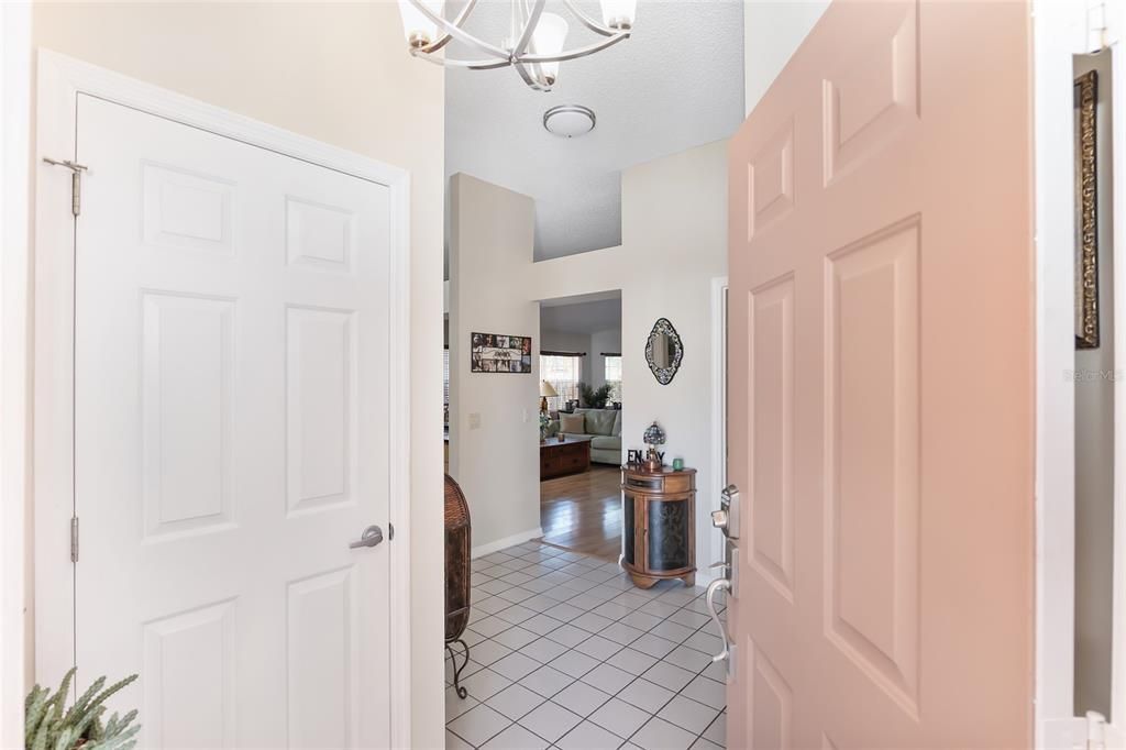 For Sale: $425,000 (2 beds, 2 baths, 1657 Square Feet)