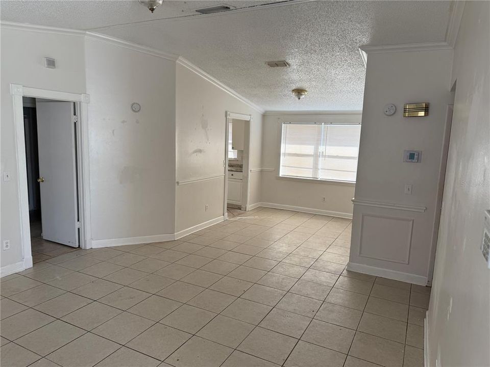 For Sale: $349,900 (3 beds, 2 baths, 1158 Square Feet)