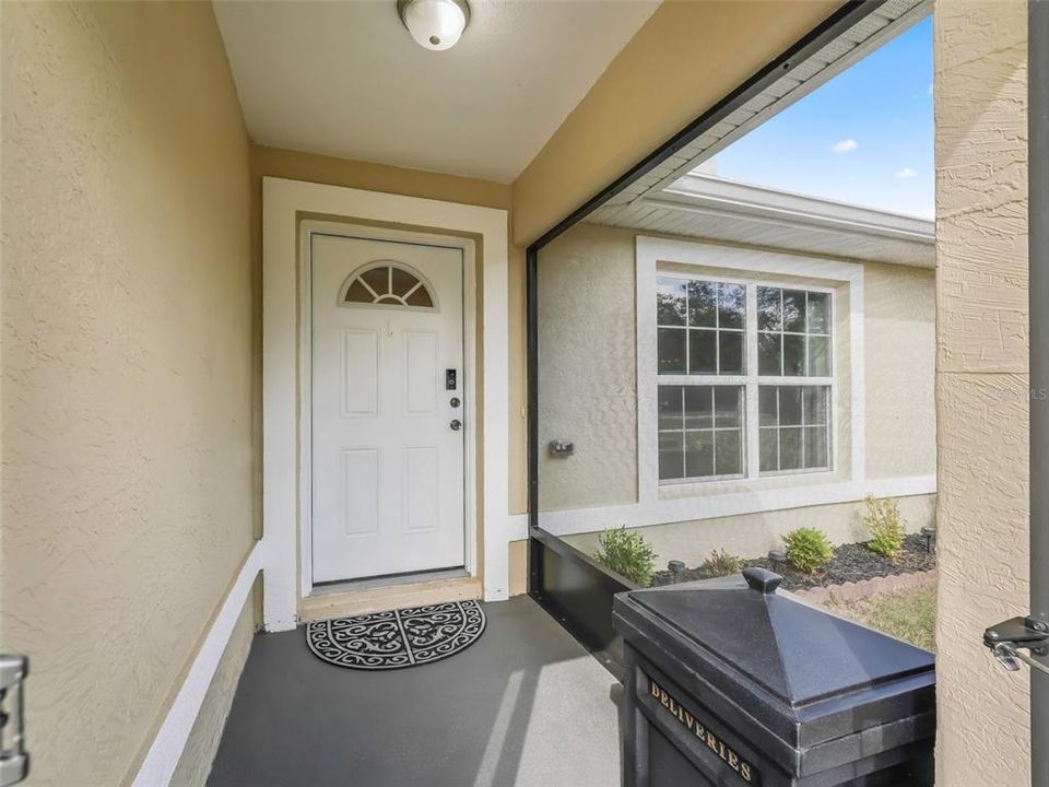 Front screened lanai