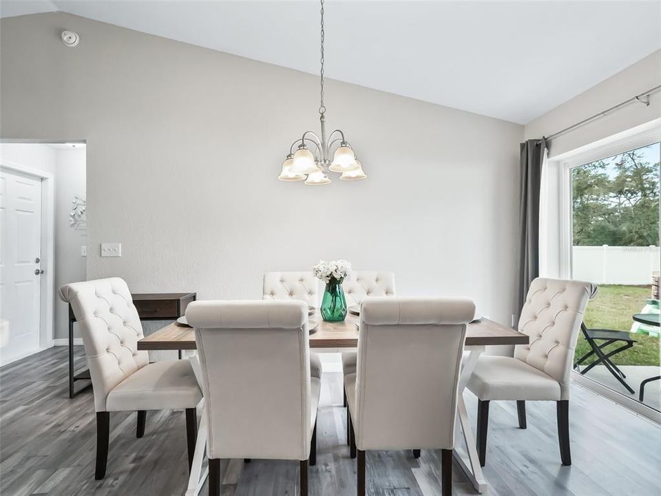 Bright Dining room