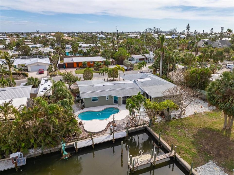 For Sale: $1,050,000 (3 beds, 3 baths, 1935 Square Feet)