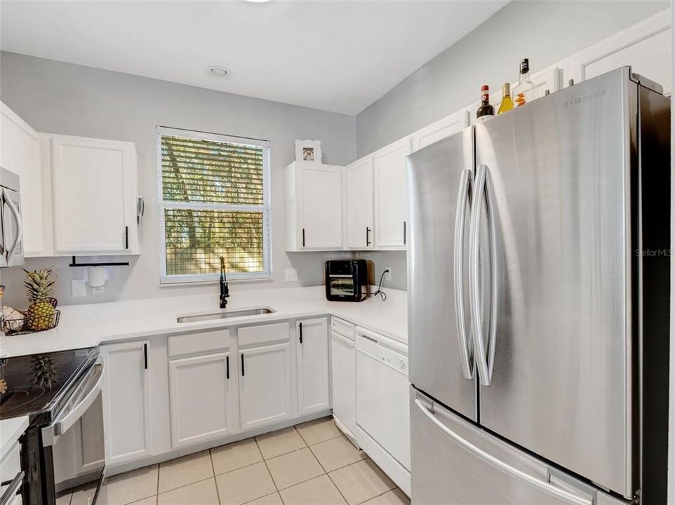 For Sale: $234,900 (2 beds, 1 baths, 1242 Square Feet)