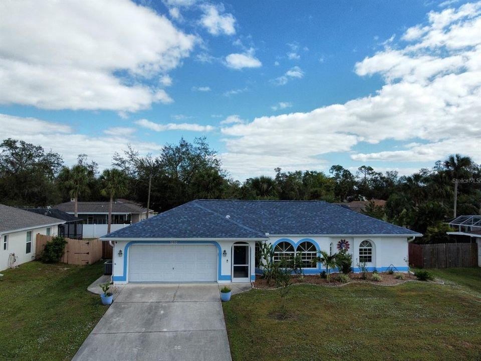 For Sale: $398,000 (3 beds, 2 baths, 1385 Square Feet)