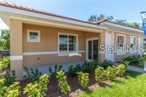 For Sale: $208,000 (2 beds, 2 baths, 923 Square Feet)