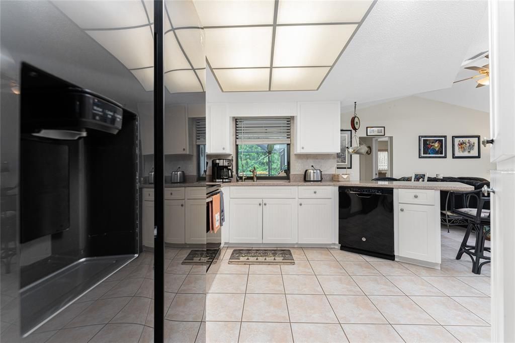 For Sale: $474,900 (2 beds, 2 baths, 1531 Square Feet)