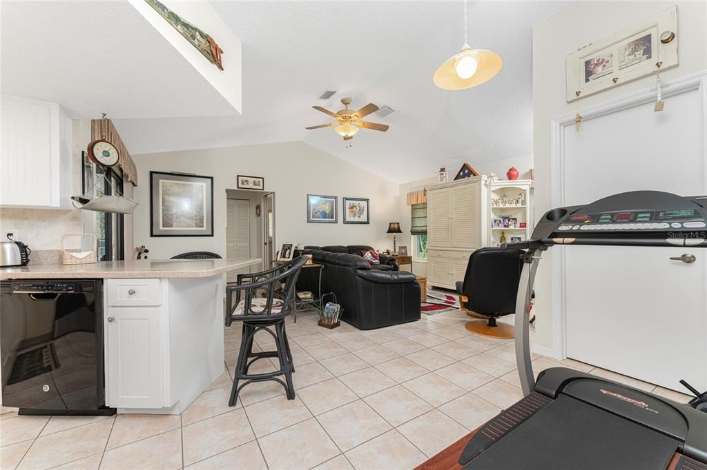 For Sale: $474,900 (2 beds, 2 baths, 1531 Square Feet)