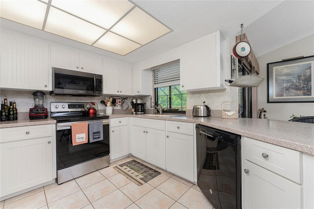 For Sale: $474,900 (2 beds, 2 baths, 1531 Square Feet)