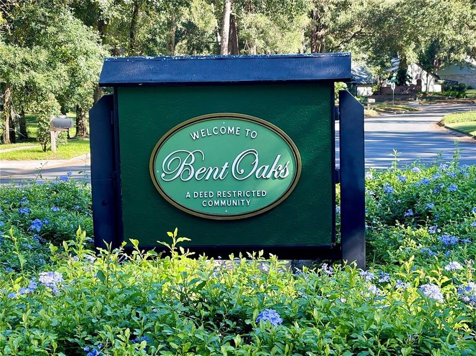 Bent Oaks Entrance