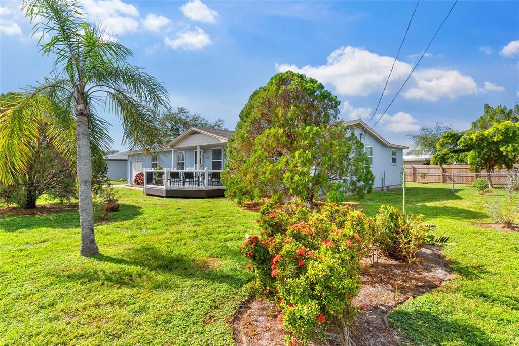 For Sale: $365,000 (3 beds, 2 baths, 1584 Square Feet)