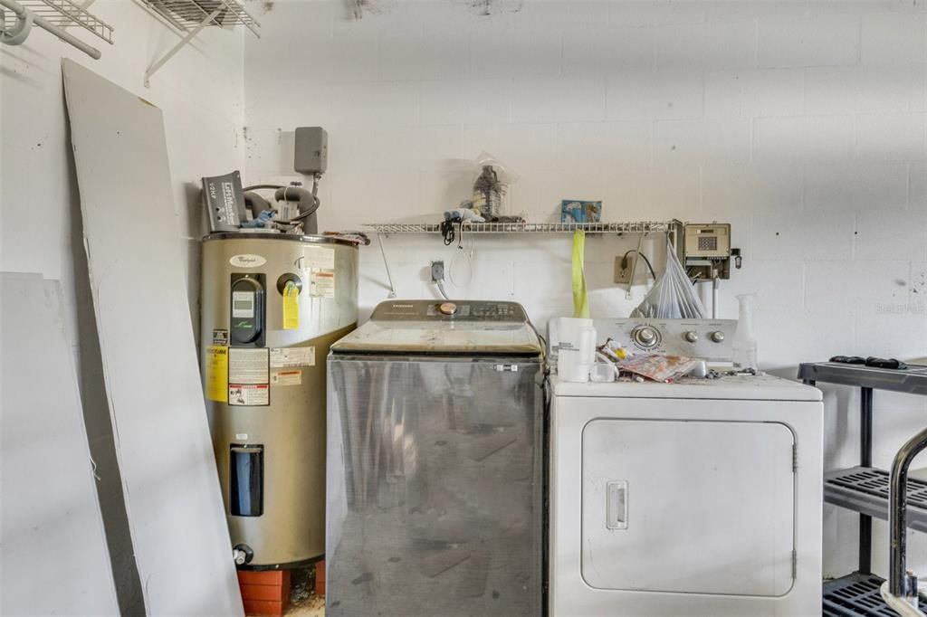 Washer-Dryer in Garage