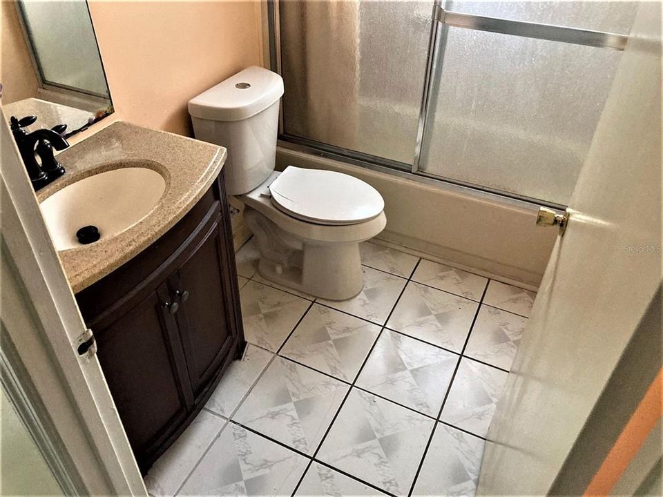 For Rent: $2,500 (3 beds, 2 baths, 1728 Square Feet)