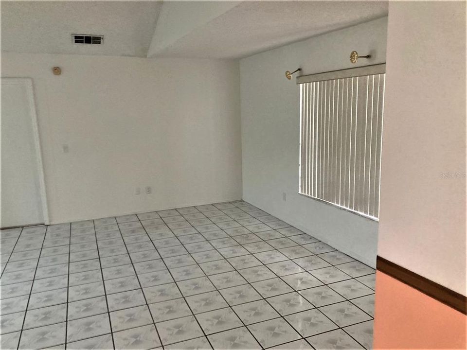 For Rent: $2,500 (3 beds, 2 baths, 1728 Square Feet)