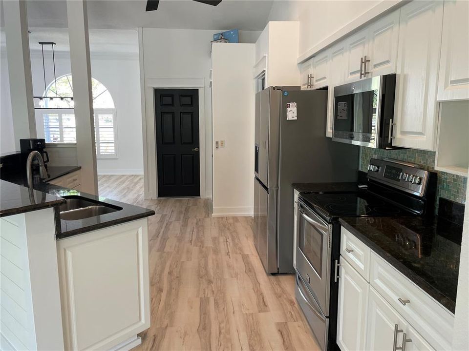 For Sale: $469,900 (3 beds, 2 baths, 1846 Square Feet)