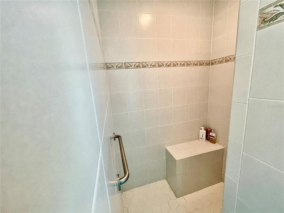 Walk-in-shower