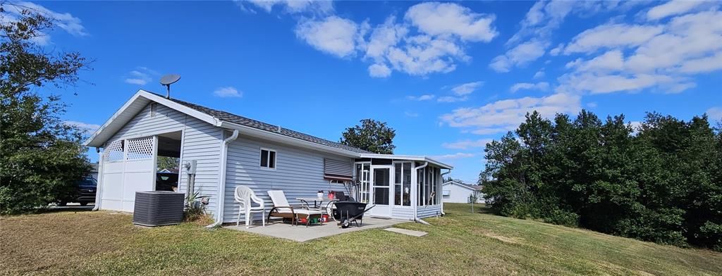 For Sale: $245,000 (3 beds, 2 baths, 1128 Square Feet)