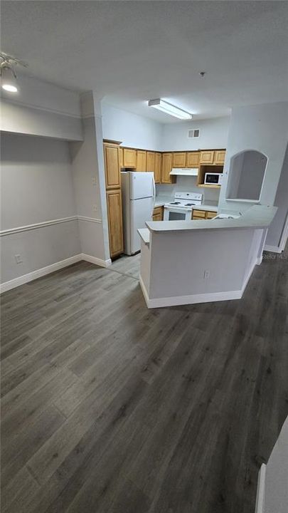 For Rent: $1,800 (2 beds, 2 baths, 1107 Square Feet)