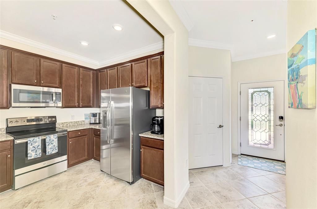 Spacious Kitchen and Entrance Hallway/Entrance Foyer