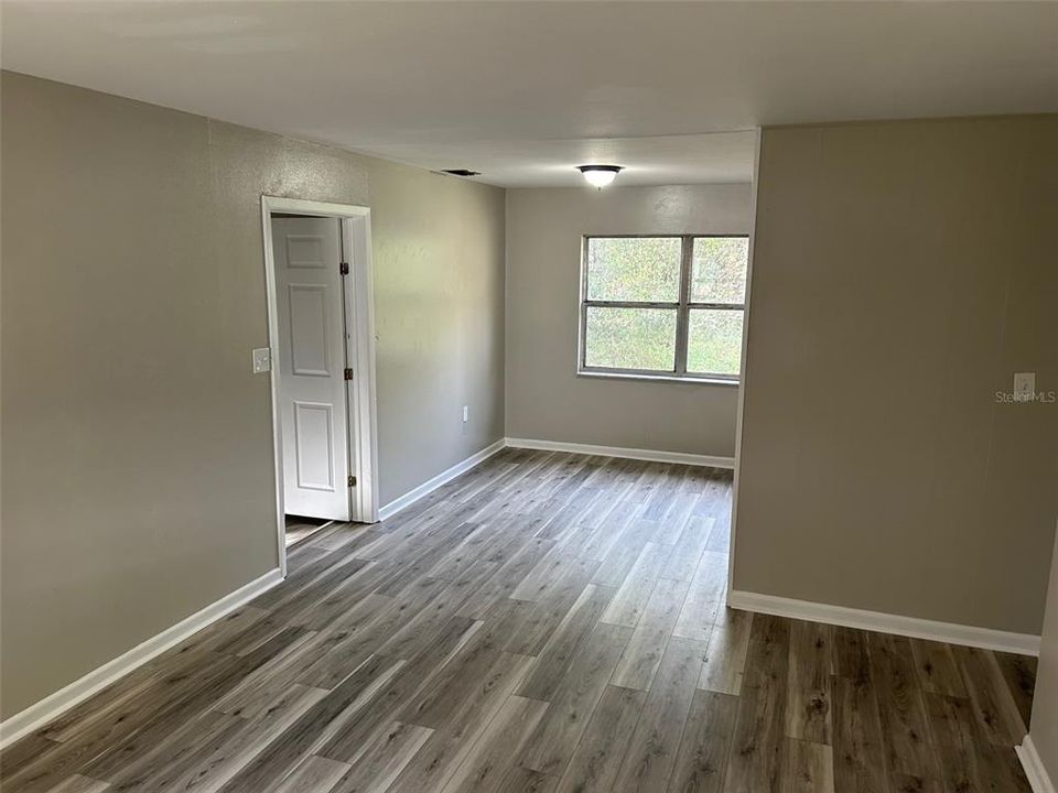 For Rent: $1,300 (3 beds, 1 baths, 1126 Square Feet)