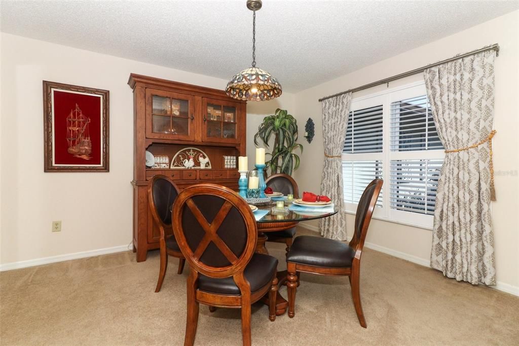 Formal Dining Room!!