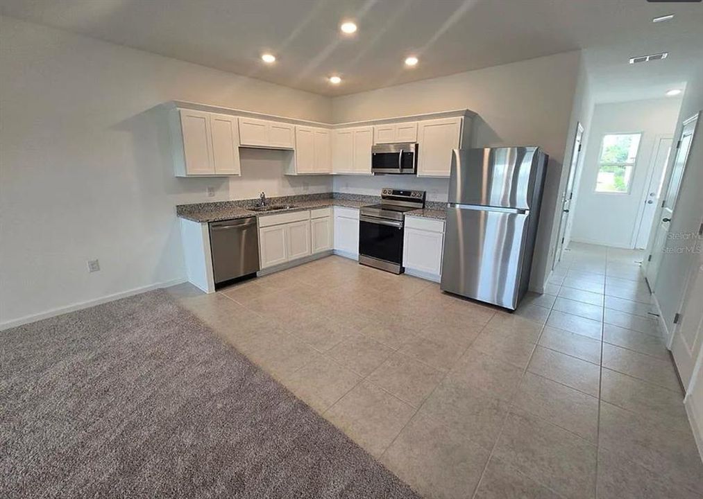 For Rent: $2,450 (3 beds, 2 baths, 1594 Square Feet)