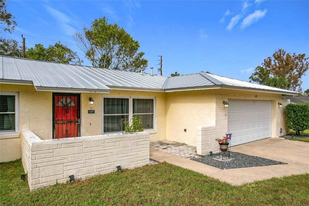 Front of House w/ front patio