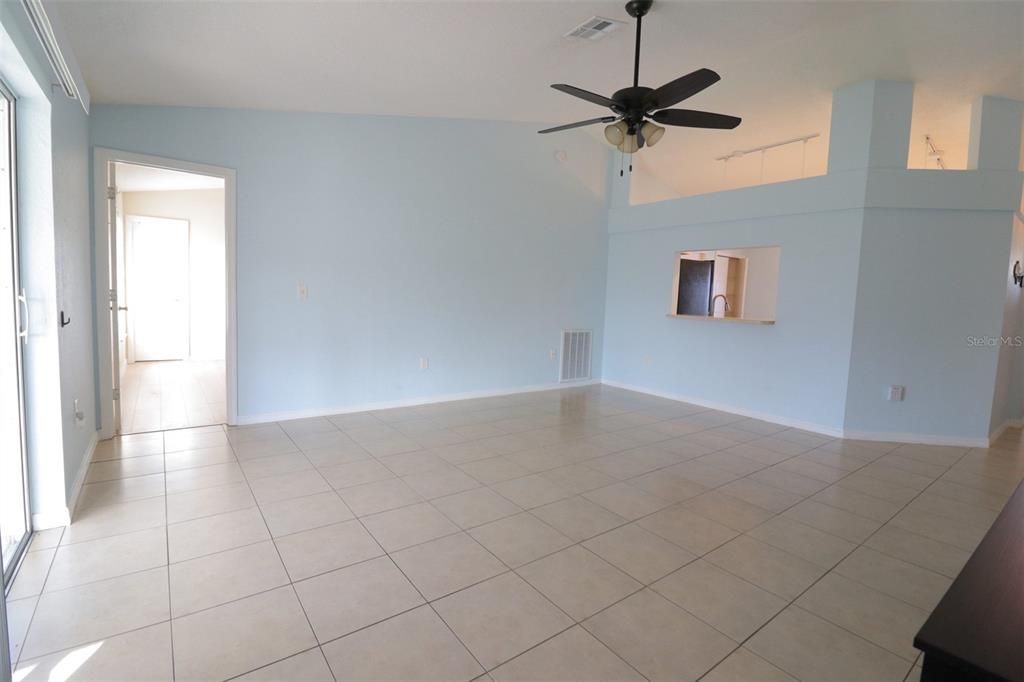 For Sale: $325,000 (3 beds, 2 baths, 1293 Square Feet)