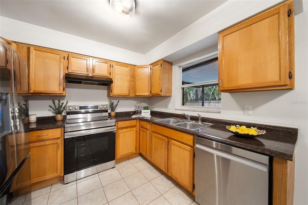 Kitchen w/ NEW Stainless Steel Appliances