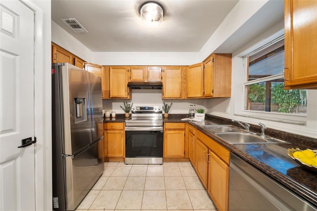 Kitchen w/ NEW Stainless Steel Appliances