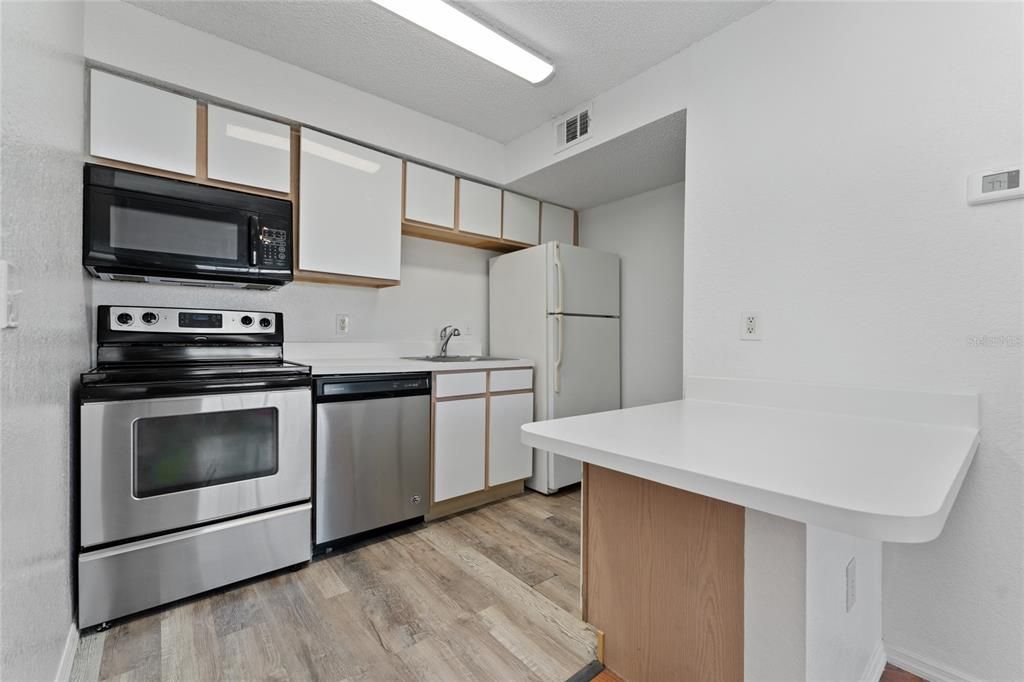 For Sale: $174,000 (1 beds, 1 baths, 530 Square Feet)