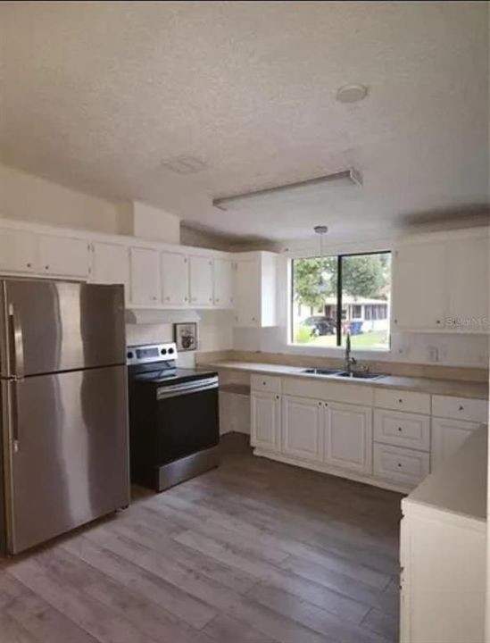 For Rent: $1,950 (3 beds, 2 baths, 1416 Square Feet)