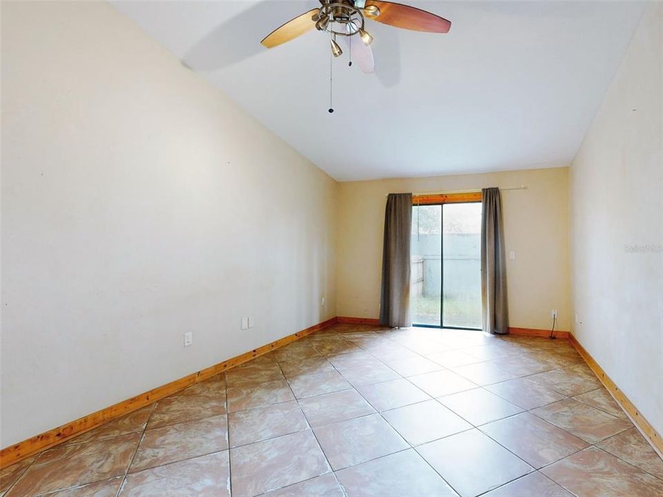 For Sale: $152,000 (2 beds, 1 baths, 1020 Square Feet)