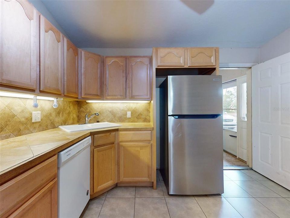 For Sale: $152,000 (2 beds, 1 baths, 1020 Square Feet)