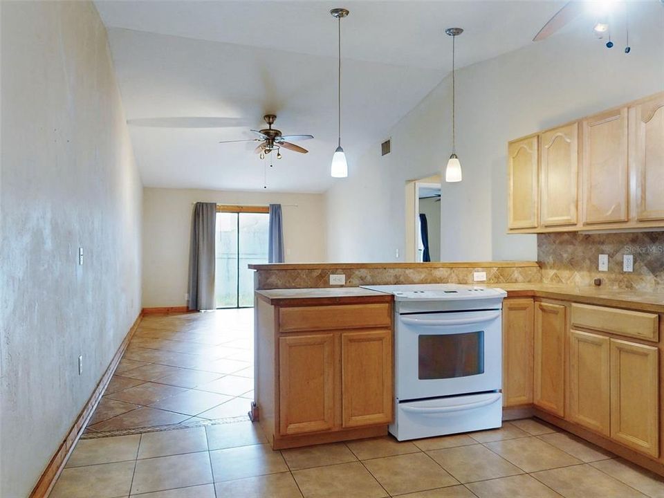 For Sale: $152,000 (2 beds, 1 baths, 1020 Square Feet)