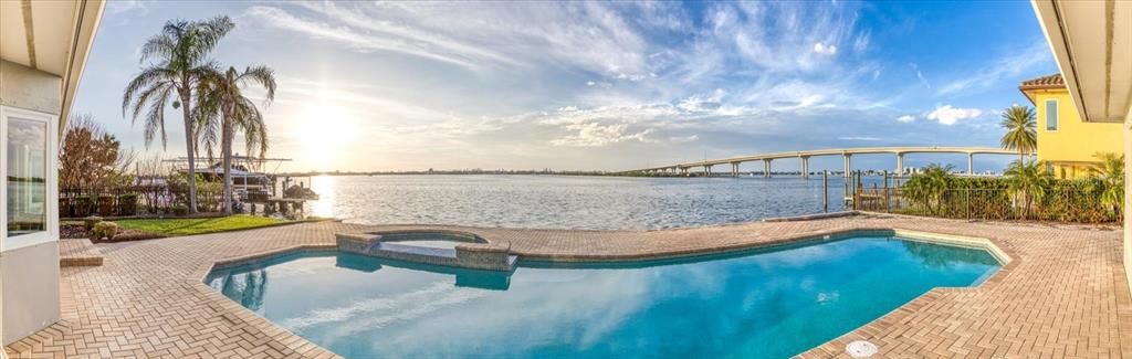 Beautiful Wide View of the Intracoastal Waterway & Sunsets