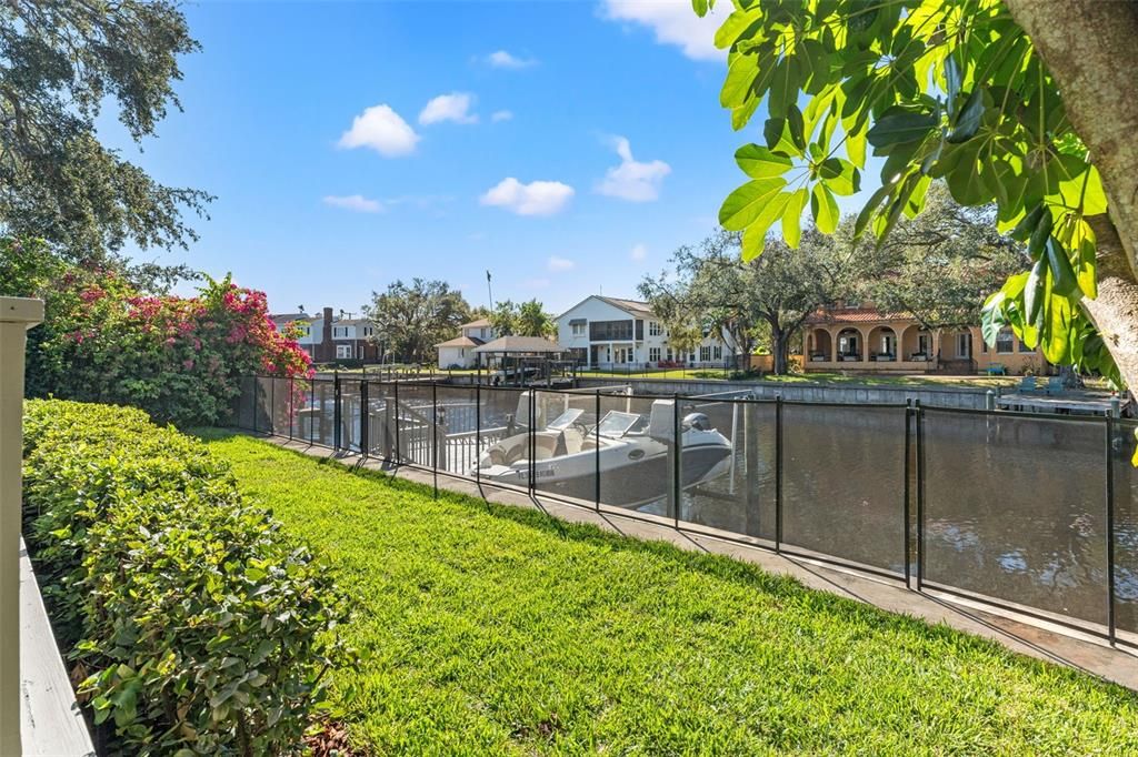 For Sale: $1,995,000 (4 beds, 2 baths, 2661 Square Feet)