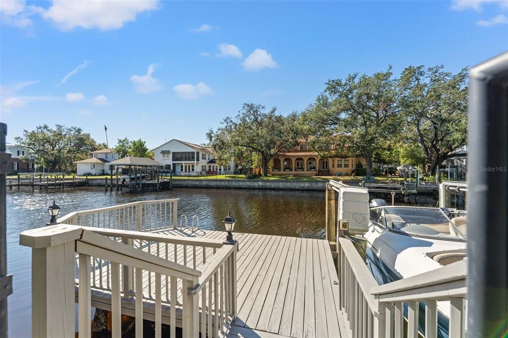 For Sale: $1,995,000 (4 beds, 2 baths, 2661 Square Feet)