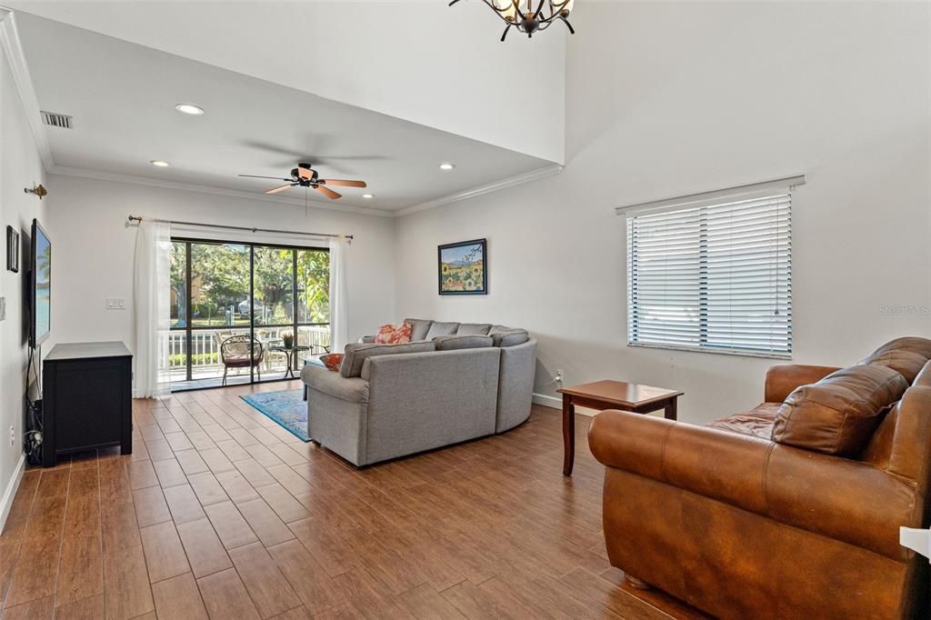 For Sale: $1,995,000 (4 beds, 2 baths, 2661 Square Feet)