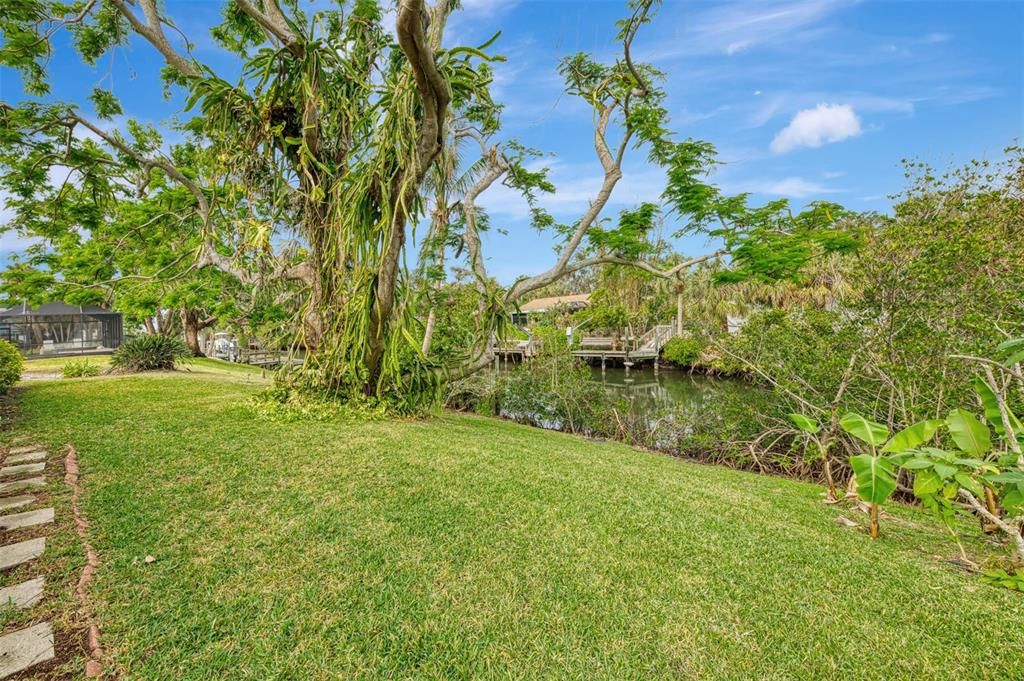 For Sale: $995,000 (2 beds, 2 baths, 1554 Square Feet)